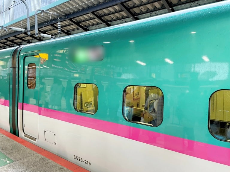 What’s the rule for where to put strollers on Japan’s Shinkansen bullet trains?