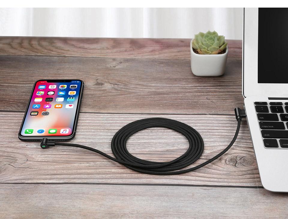 iPhone Lightning 90° USB Charger